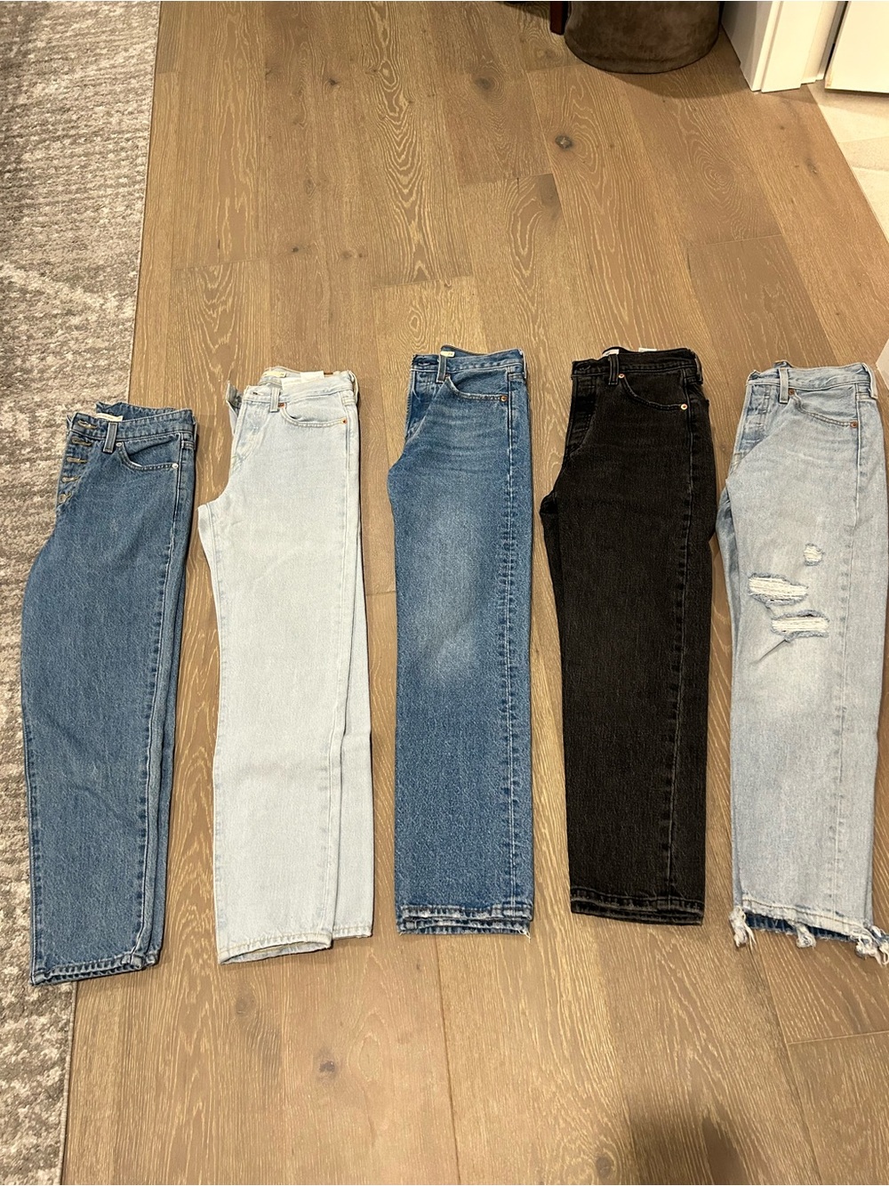 Bundle Levi’s petite jeans starter pack! EUC